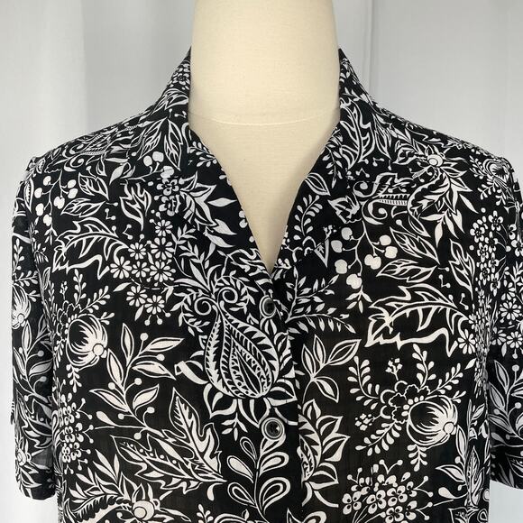 Casual Top Plus Size 18 Black White Floral Button Up Short Sleeve Boho Tropical - Picture 2 of 12